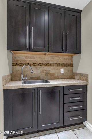 7131 N 12TH Place, Phoenix, AZ 85020