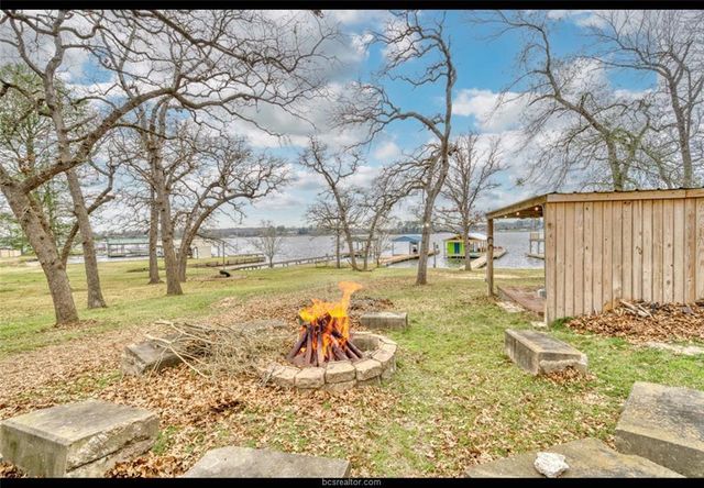 10967 Clyde Acord Road, Franklin, TX 77856