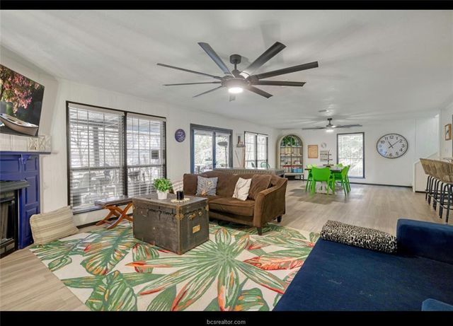 10967 Clyde Acord Road, Franklin, TX 77856