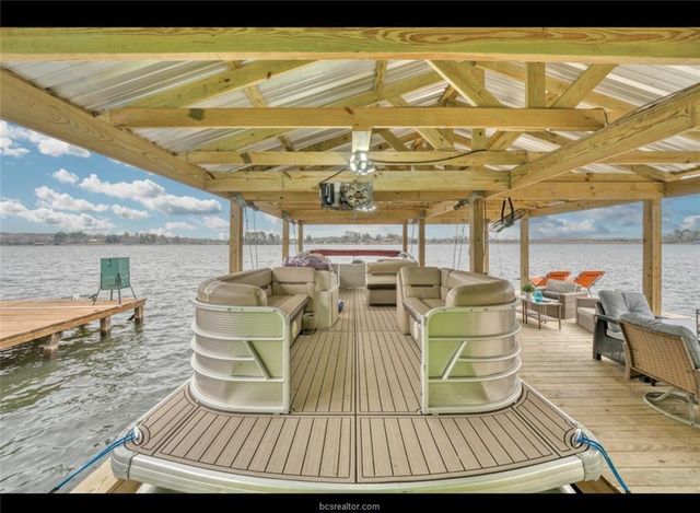 10967 Clyde Acord Road, Franklin, TX 77856