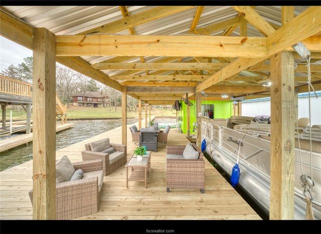 10967 Clyde Acord Road, Franklin, TX 77856