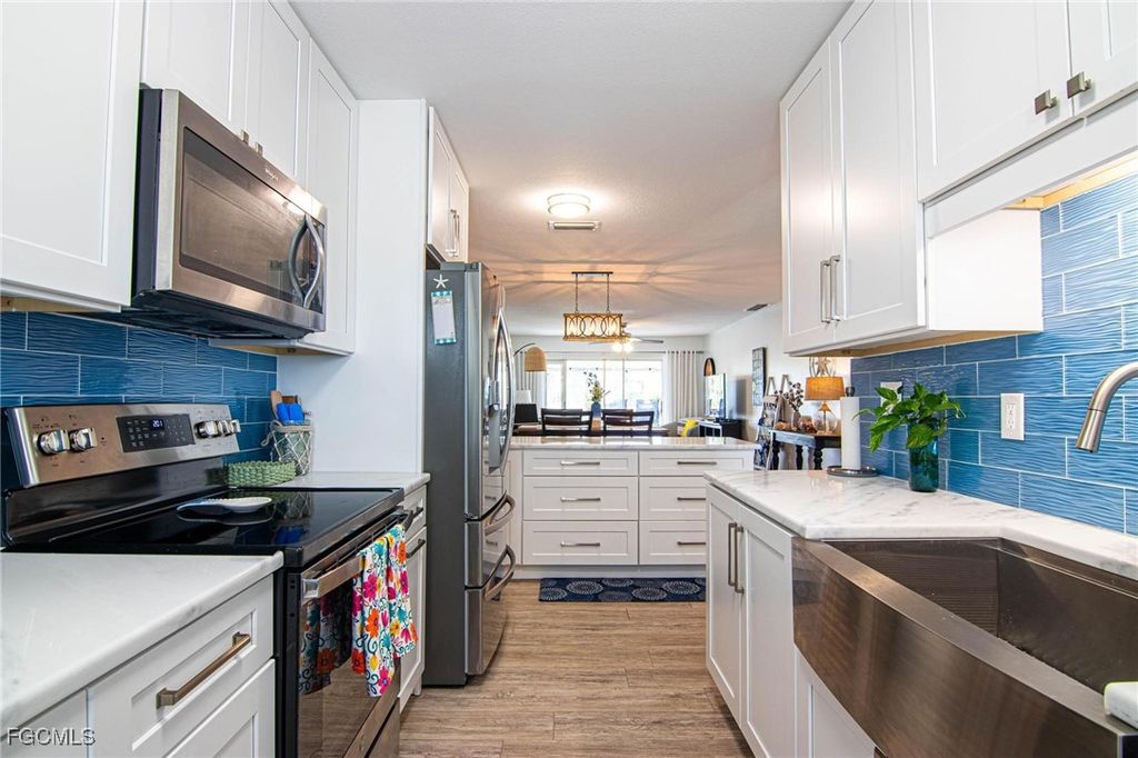 708 Victoria DR 203, Cape Coral, FL 33904