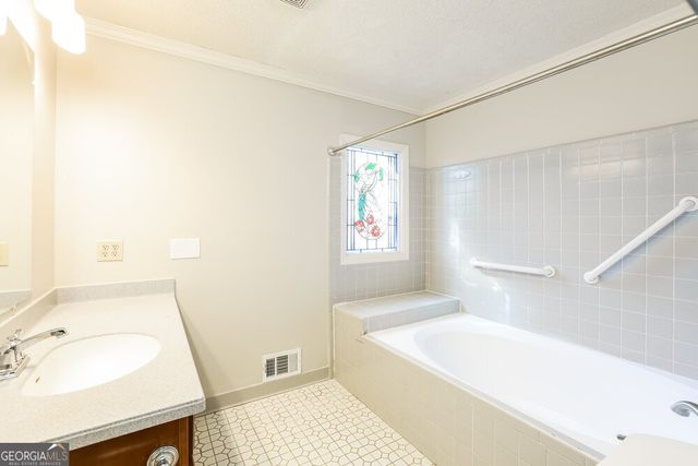 6858 Creekwood Drive, Douglasville, GA 30135