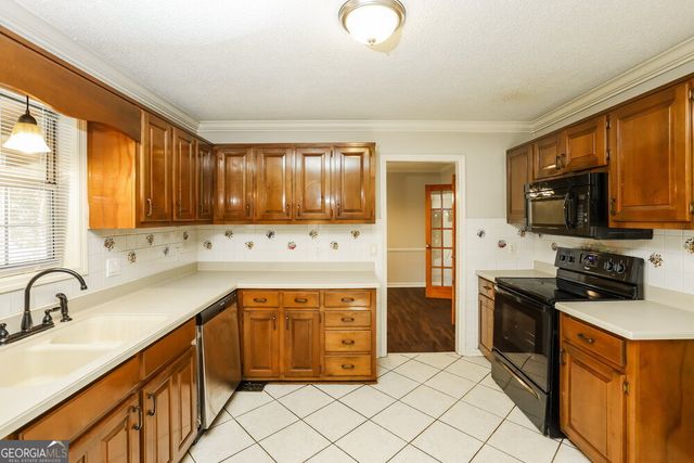 6858 Creekwood Drive, Douglasville, GA 30135