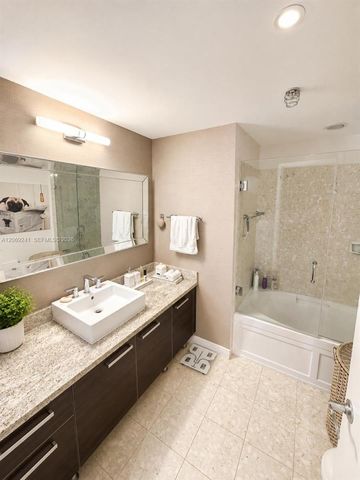 185 SW 7th Street 1505, Miami, FL 33130