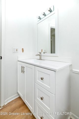 5700 Orchard Court, Lansing, MI 48911