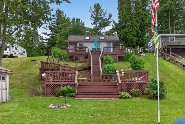 14384 Zimmerman Drive, Hudson, MI 49247