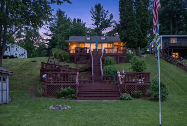 14384 Zimmerman Drive, Hudson, MI 49247
