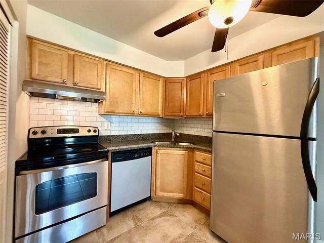 9439 Green Park Gardens C, Green Park, MO 63123