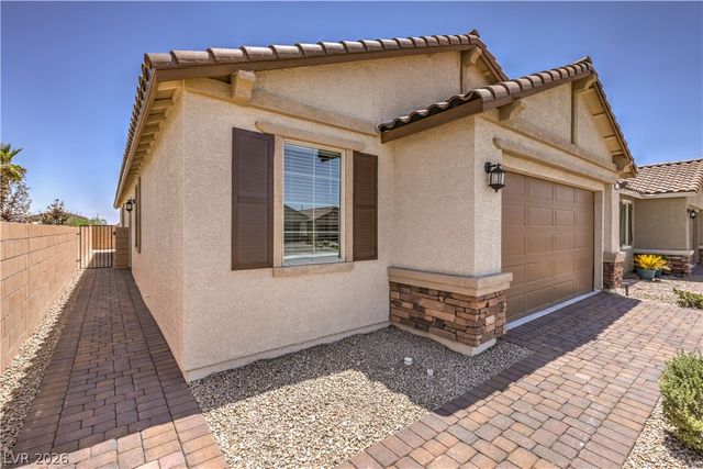 5722 Old Pine Street, North Las Vegas, NV 89081
