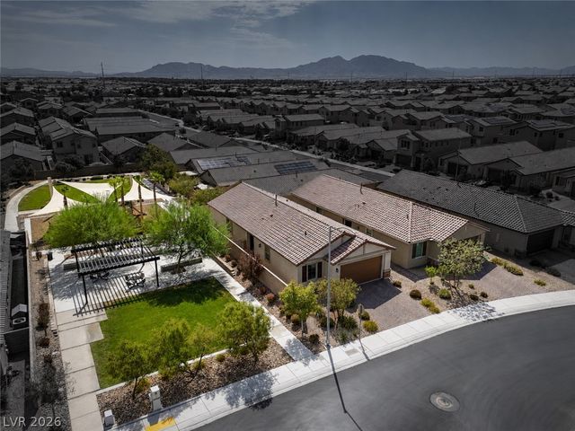 5722 Old Pine Street, North Las Vegas, NV 89081