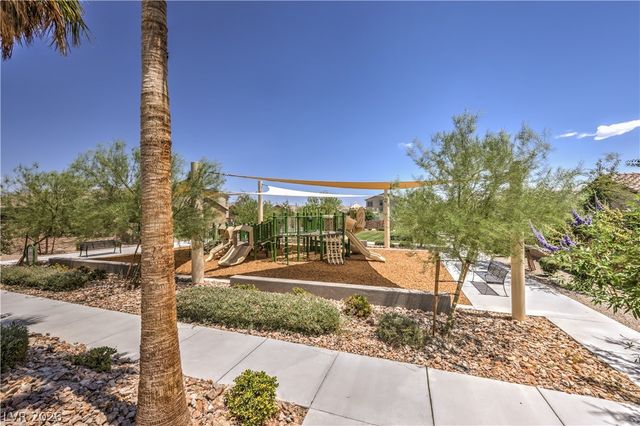 5722 Old Pine Street, North Las Vegas, NV 89081