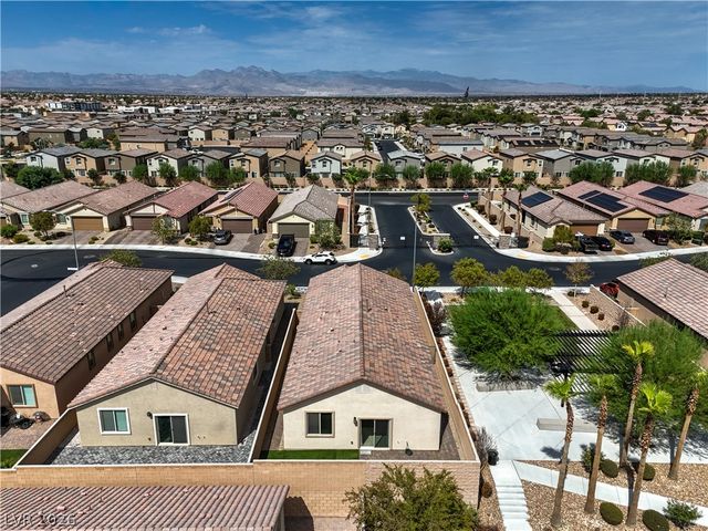 5722 Old Pine Street, North Las Vegas, NV 89081