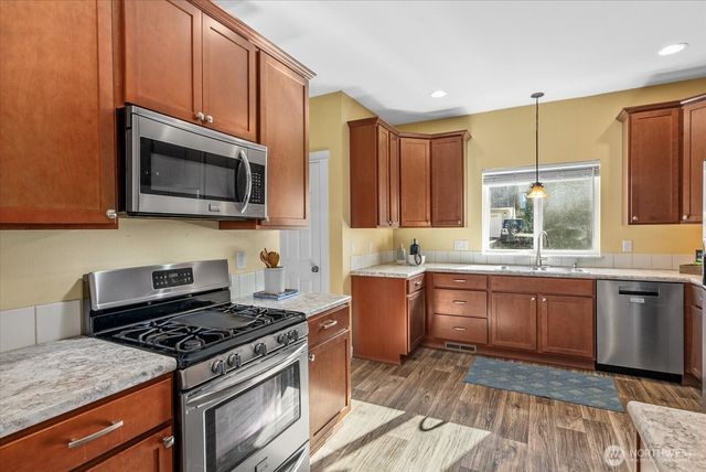 2337 SE Plymouth Way, Port Orchard, WA 98366