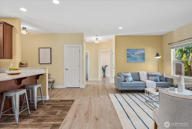 2337 SE Plymouth Way, Port Orchard, WA 98366