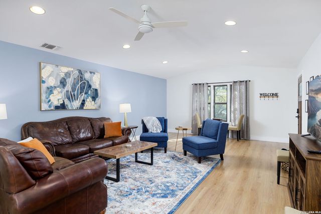 17115 Springhill, San Antonio, TX 78232