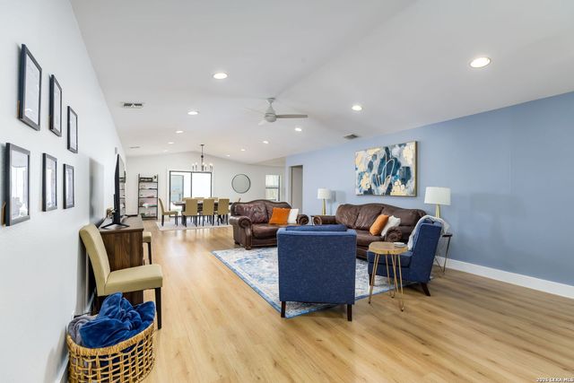 17115 Springhill, San Antonio, TX 78232