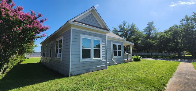 108 S Bonham Street, Mexia, TX 76667