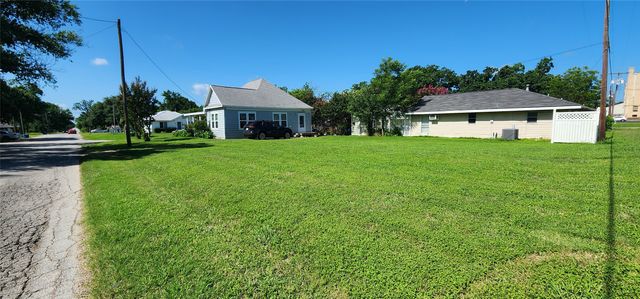 108 S Bonham Street, Mexia, TX 76667