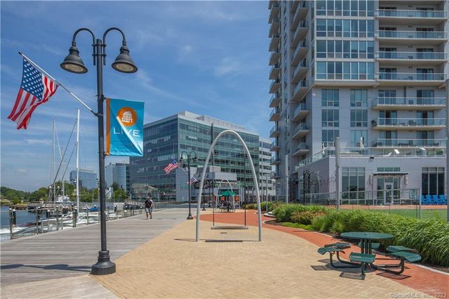 75 Henry Street 3West, Stamford, CT 06902