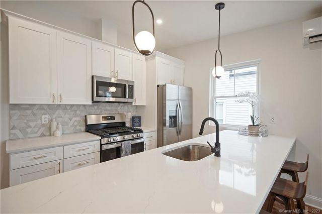 75 Henry Street 3West, Stamford, CT 06902