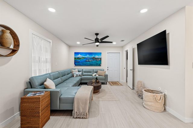 9165 SE Yacht Club Circle, Hobe Sound, FL 33455