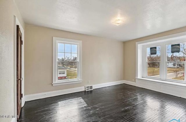 2340 Putnam Street, Toledo, OH 43620