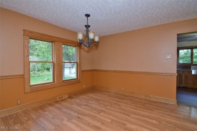 3795 Irving Park Avenue, Woodmere, OH 44122