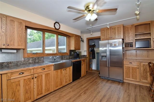3795 Irving Park Avenue, Woodmere, OH 44122