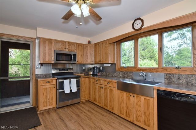 3795 Irving Park Avenue, Woodmere, OH 44122
