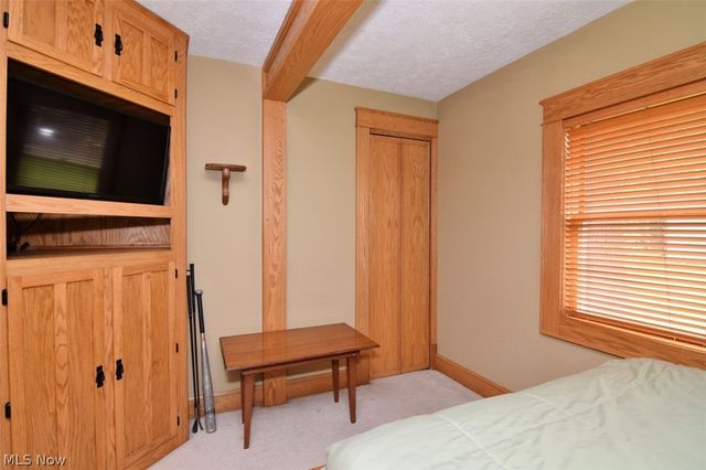 3795 Irving Park Avenue, Woodmere, OH 44122