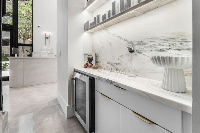 801 S Olive Avenue 112, West Palm Beach, FL 33401