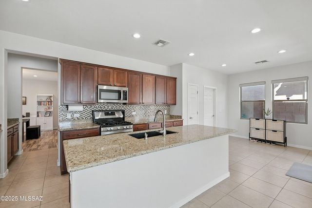 3501 W Tailfeather Drive, Marana, AZ 85658