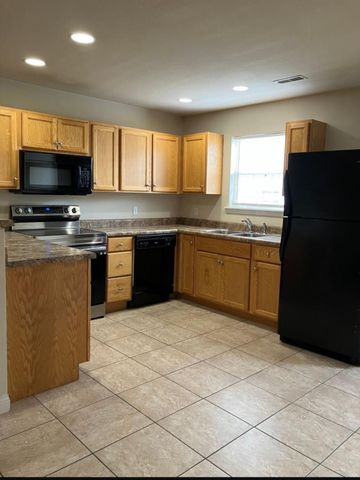 1527 ROLLING ROCK DR, Columbia, MO 65201