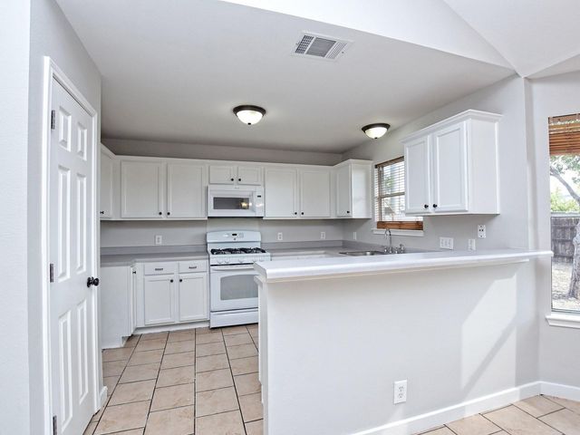 806 Red River LN, Leander, TX 78641