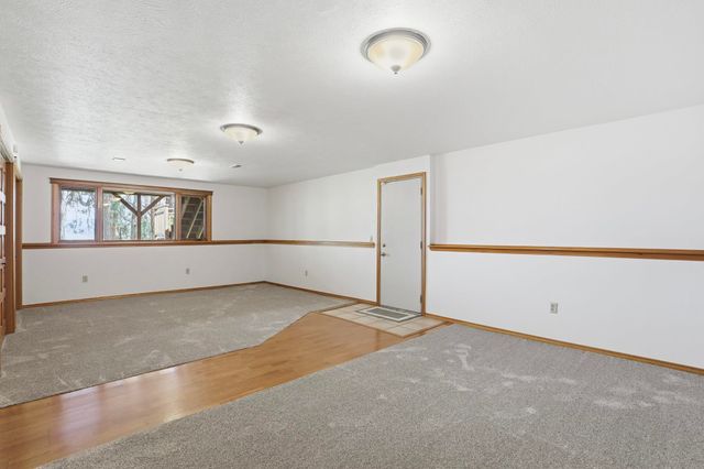 12504 N Fairview Rd, Mead, WA 99021