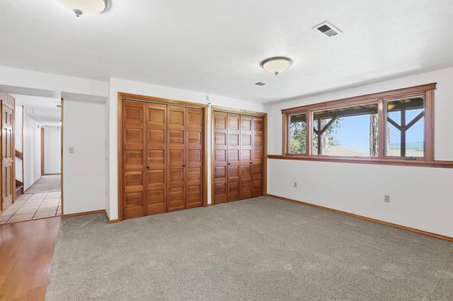 12504 N Fairview Rd, Mead, WA 99021