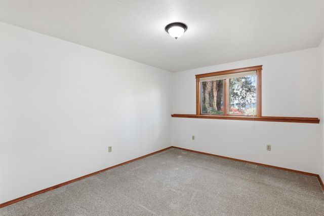 12504 N Fairview Rd, Mead, WA 99021