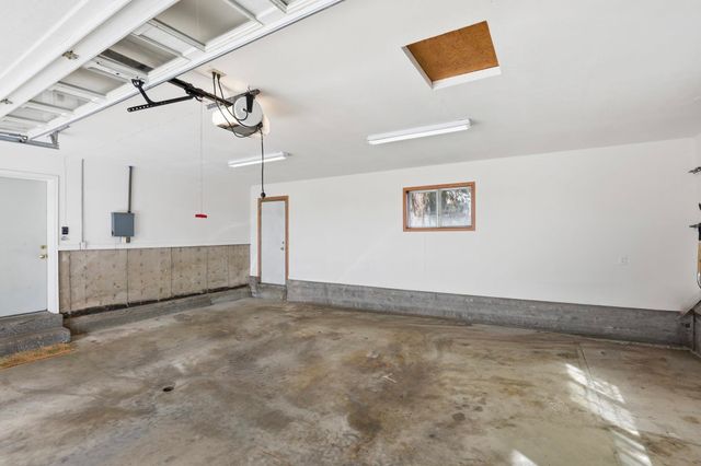 12504 N Fairview Rd, Mead, WA 99021