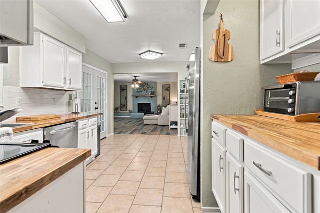 3902 Brookgate Court, Arlington, TX 76016