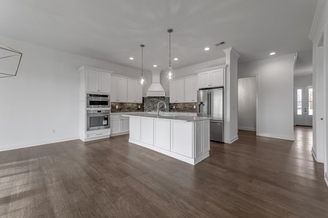 385 Weston Park, Lexington, KY 40515