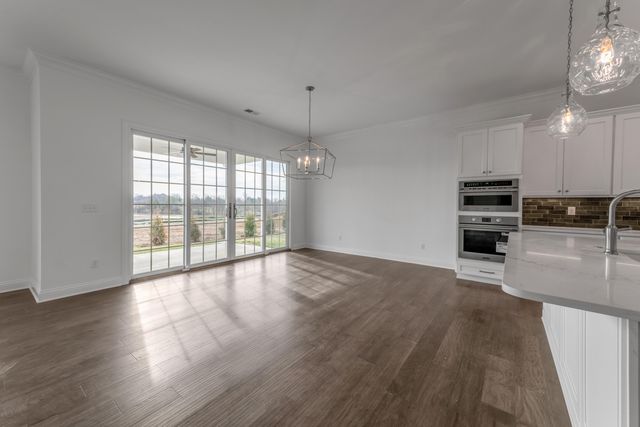 385 Weston Park, Lexington, KY 40515