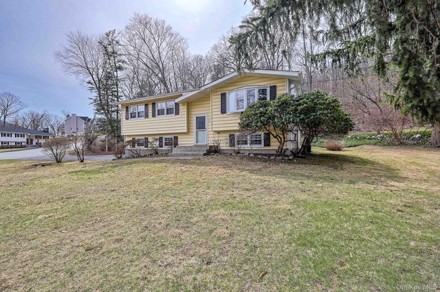 15 Nursery Road, Tuxedo Park, NY 10987