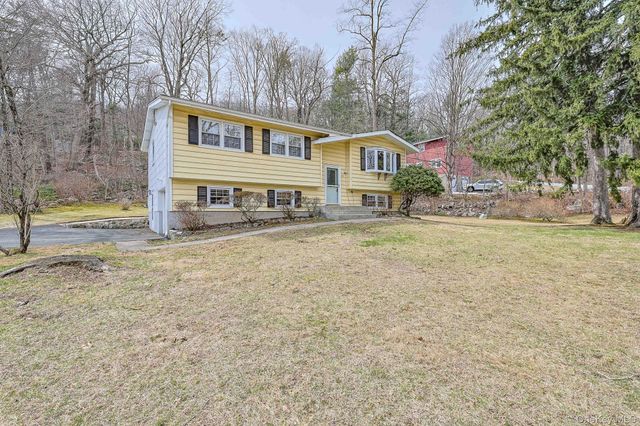 15 Nursery Road, Tuxedo Park, NY 10987