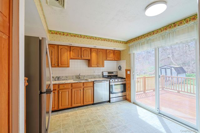 15 Nursery Road, Tuxedo Park, NY 10987