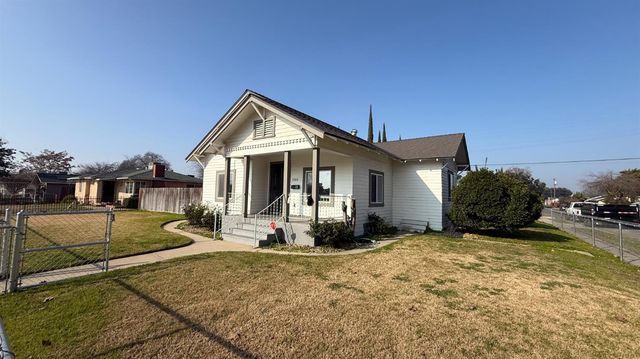3769 E Mckenzie Avenue, Fresno, CA 93702
