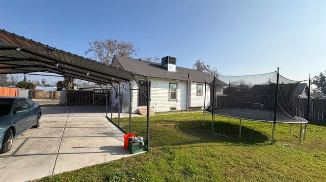 3769 E Mckenzie Avenue, Fresno, CA 93702