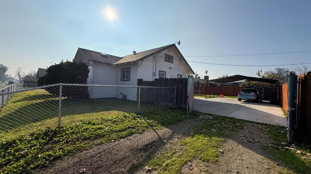 3769 E Mckenzie Avenue, Fresno, CA 93702