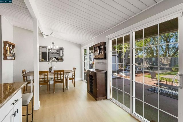 2261 Gehringer Dr, Concord, CA 94520