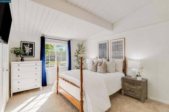 2261 Gehringer Dr, Concord, CA 94520